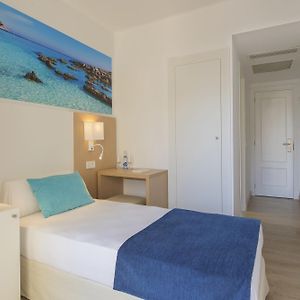 Zimmer mit Kingsize-Bett